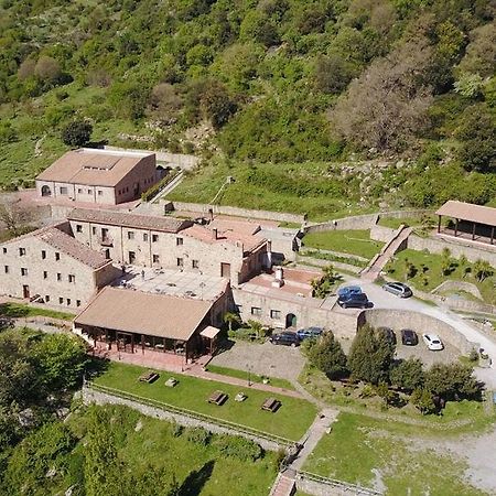 Masseria Rocca Di Gonato Castelbuono  Exteriér fotografie